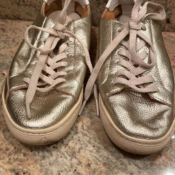 Soludos woman’s gold sparkly tennis shoes - Picture 4 of 14